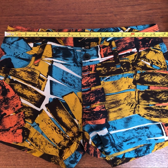 Akiko Silk Patterned Shorts - Picture 3 of 5